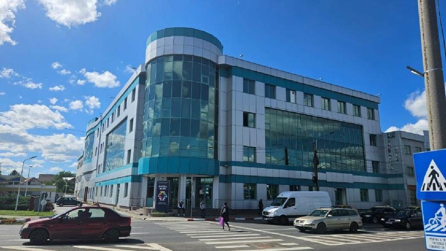 Spațiu comercial, de 5,500 mp, în Central