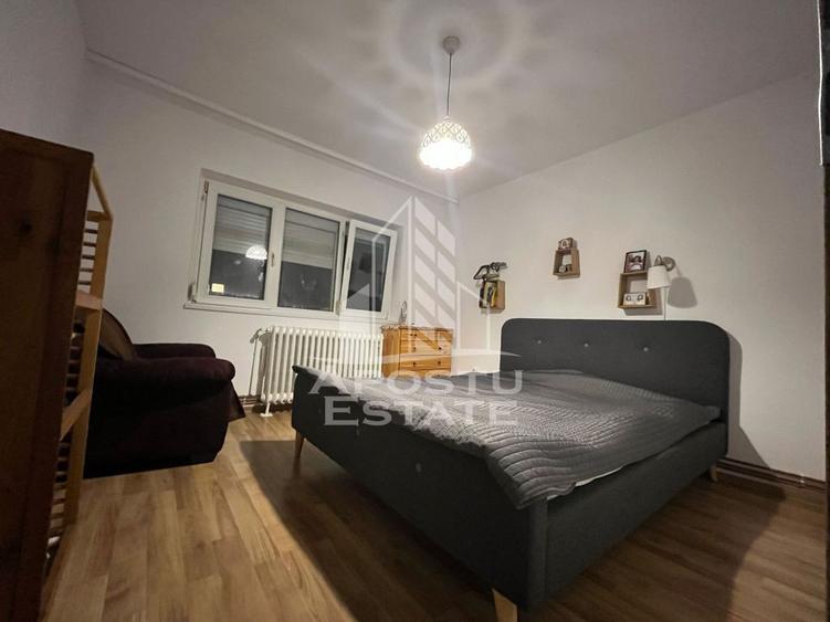 Apartament cu 3 camere decomandat, mobilat în Girocului