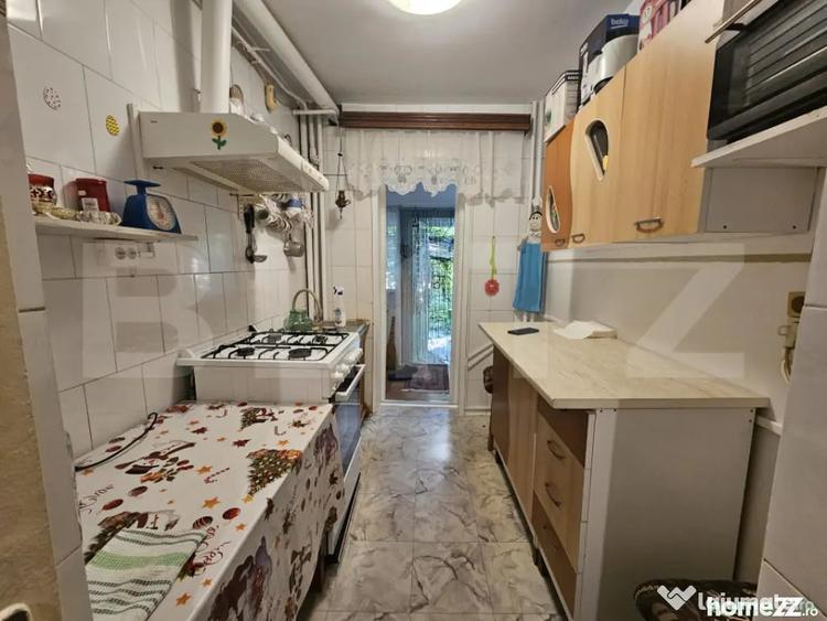 Apartament cu 3 camere semidecomandat în Alexandru cel Bun