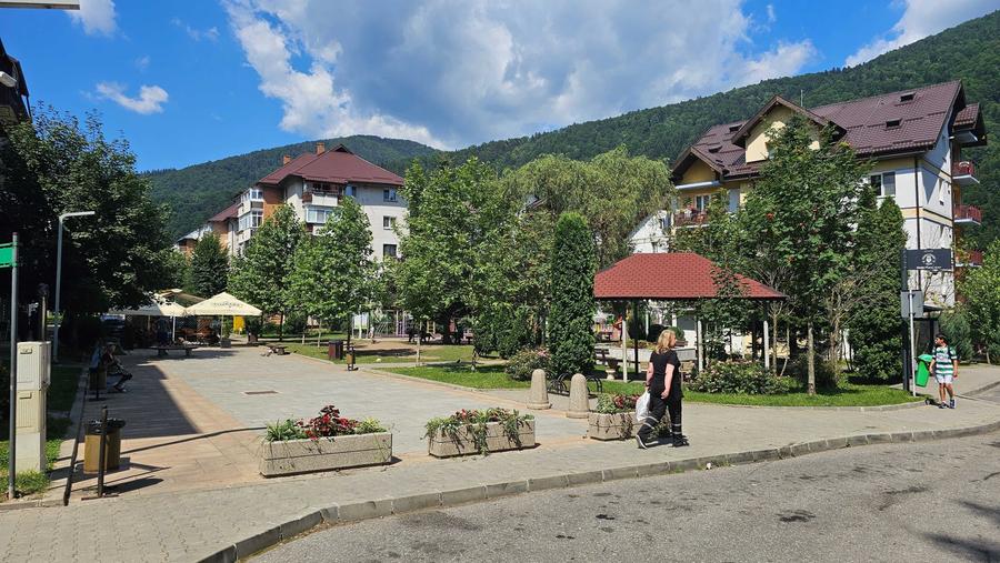 Apartament cu 3 camere decomandat în Platoul Izvor