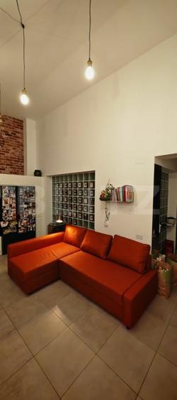 Apartament cu 6 camere decomandat, mobilat în Păcurari
