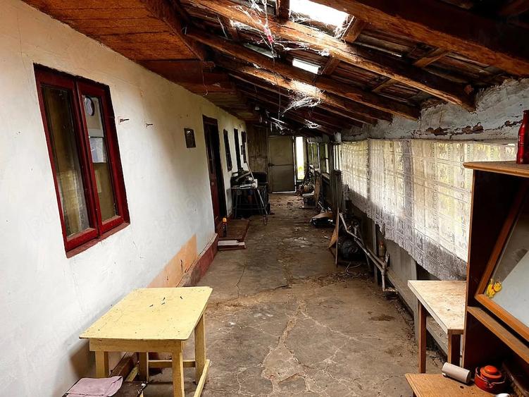 Casă cu 3 camere cu Teren 2269 Mp în Moldoveni