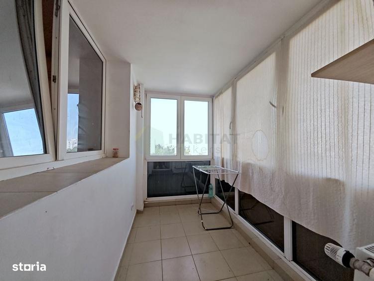 Apartament cu 3 camere semidecomandat în Titan
