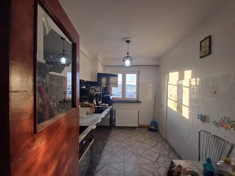 Apartament cu 4 camere decomandat în Ultracentral