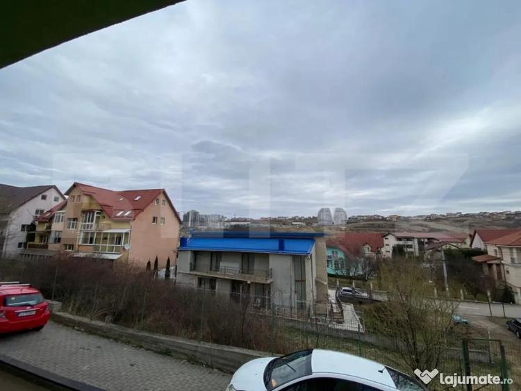 Apartament cu 3 camere semidecomandat în Câmpului