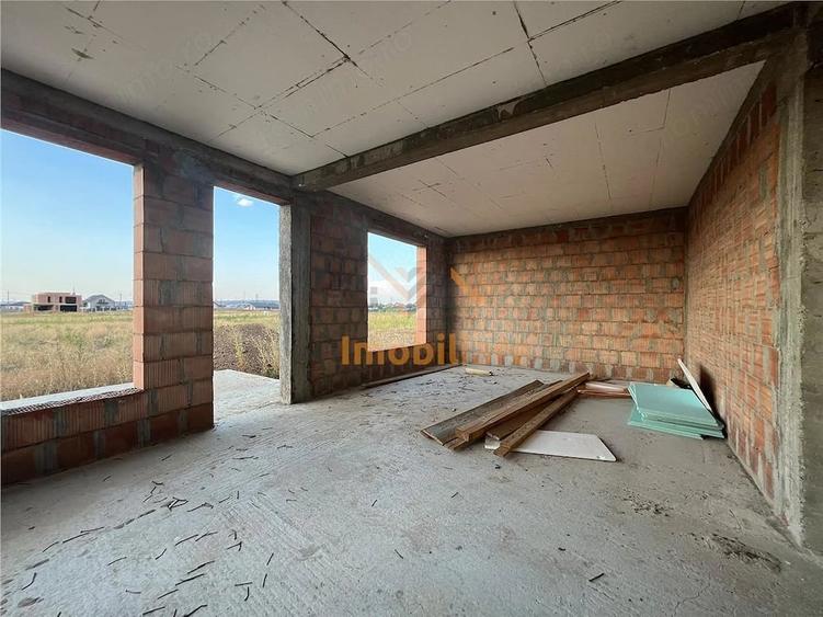 Casă cu Teren 471 Mp în Cihei