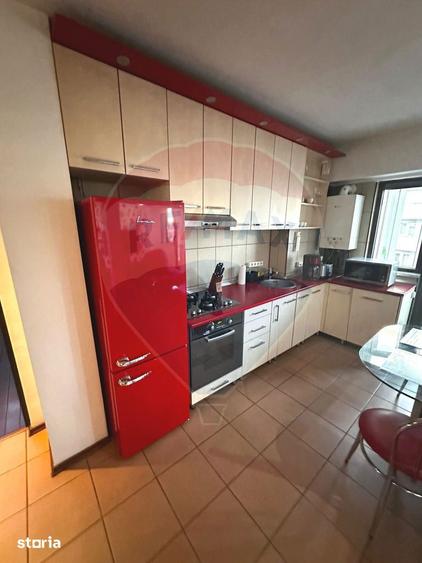 Apartament cu 2 camere semidecomandat, mobilat în Centrul Civic