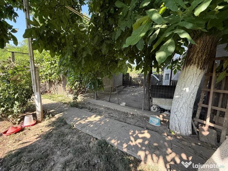 Casă cu 3 camere în Platonești