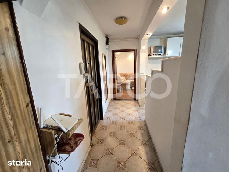 Apartament cu 2 camere decomandat în Vasile Aaron