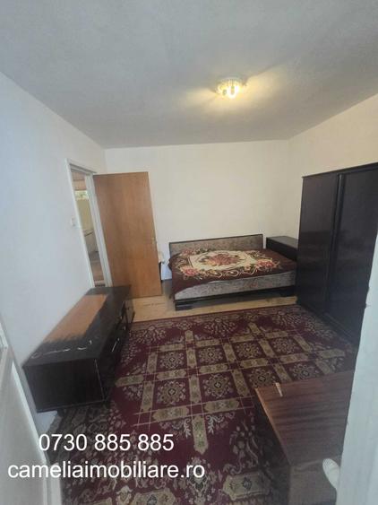 Apartament cu 3 camere decomandat în Păcii