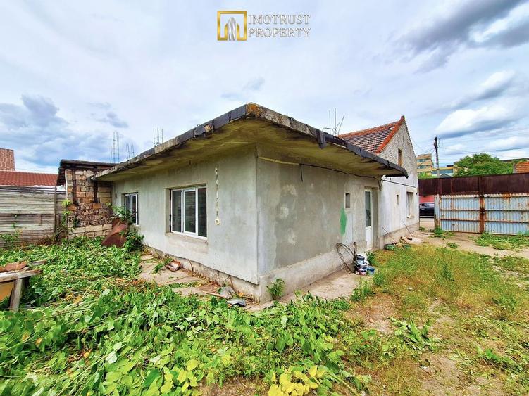 Casă individuală cu 4 camere cu Canalizare în Central