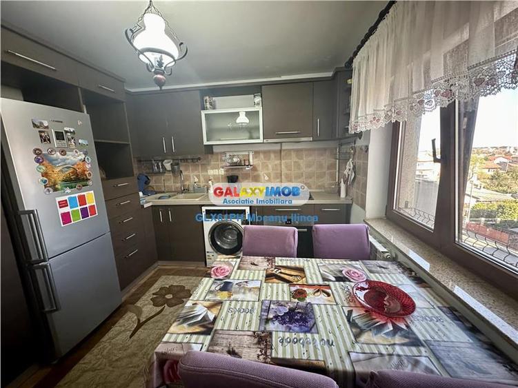 Apartament cu 3 camere decomandat, mobilat în Cantacuzino