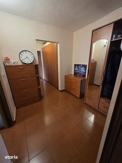 Apartament cu 3 camere, mobilat în Central