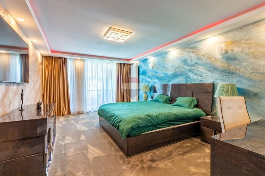 Casă individuală cu 7 camere cu Piscina în Balotești