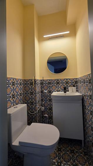Apartament cu 3 camere decomandat, mobilat în Central