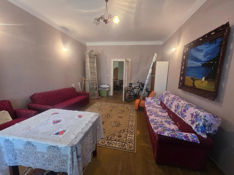 Casă cu 3 camere cu Teren 409 Mp în Central