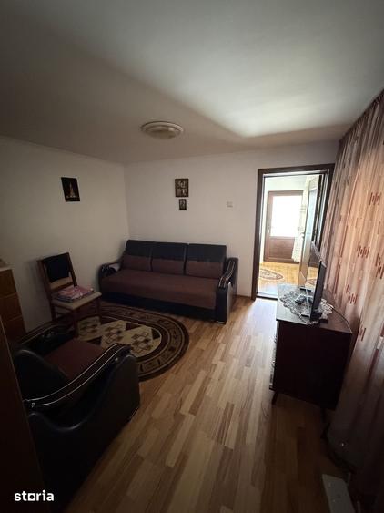 Casa spa?ioasa 8 camere, curte 817 mp, pozi?ie centrala, Hera?ti - 2