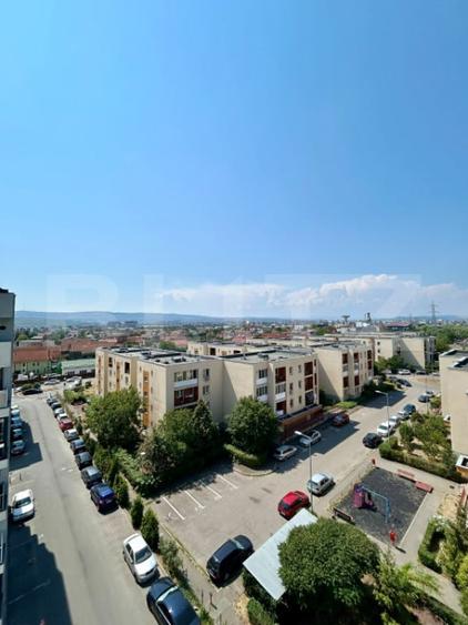 Apartament cu 3 camere semidecomandat în Central