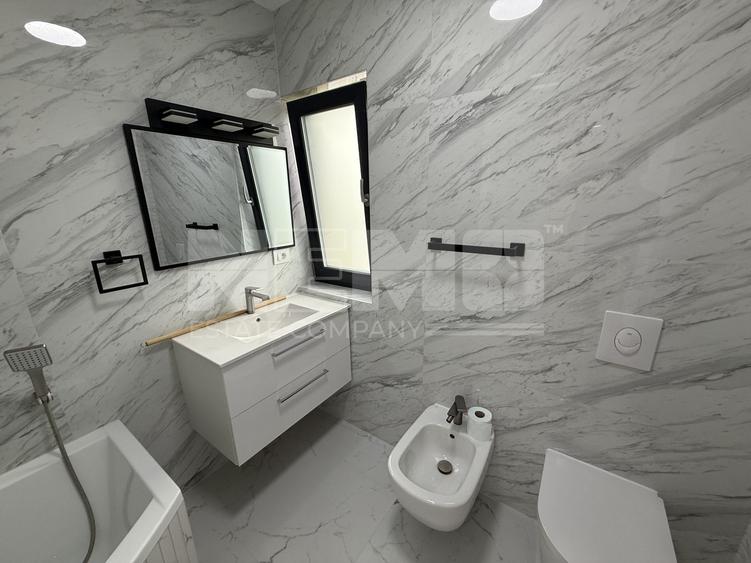 Casă individuală cu 4 camere cu Canalizare în Mitocu Dragomirnei