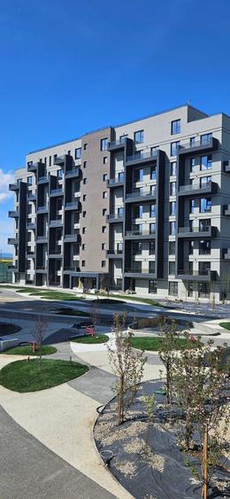 Apartament cu 3 camere decomandat în Românești
