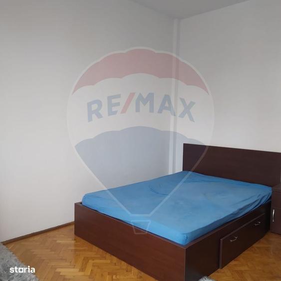 Garsonieră decomandată în Universitate