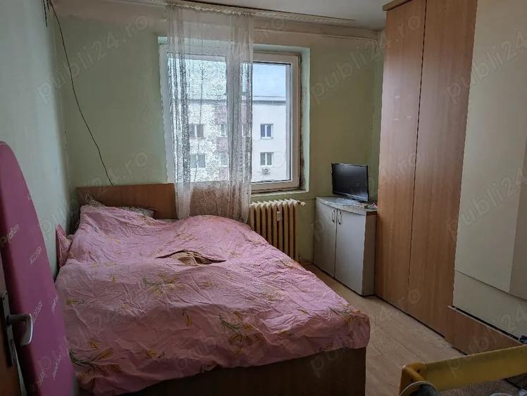 Apartament cu 3 camere decomandat în Ghencea