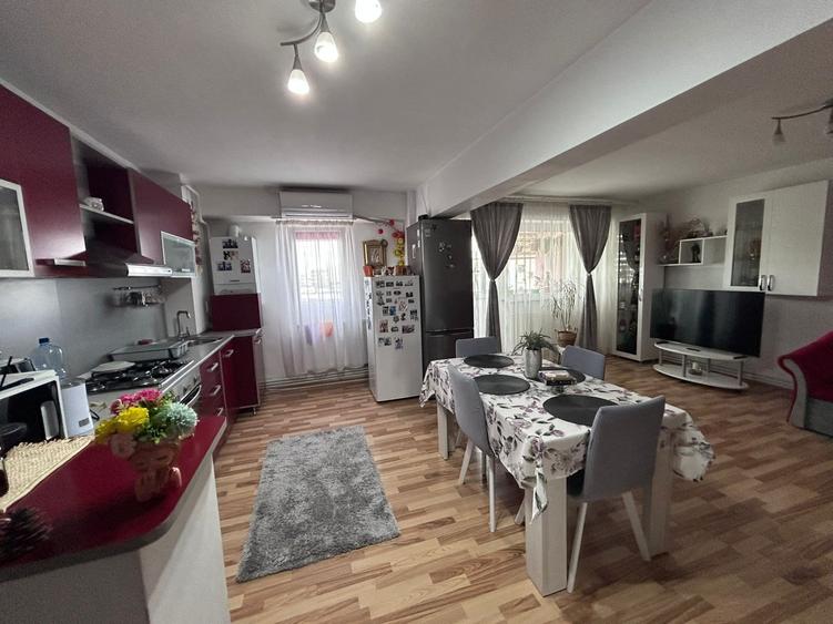 Apartament cu 3 camere decomandat, mobilat în Dorobanți