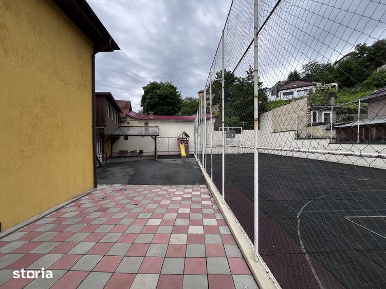 Spațiu comercial, de 800 mp, în Tractorul