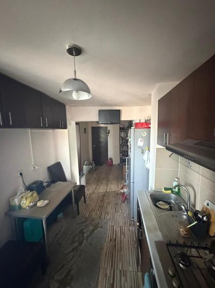 Apartament cu 3 camere decomandat în Crângași