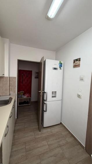 Apartament cu 3 camere semidecomandat în Unirii