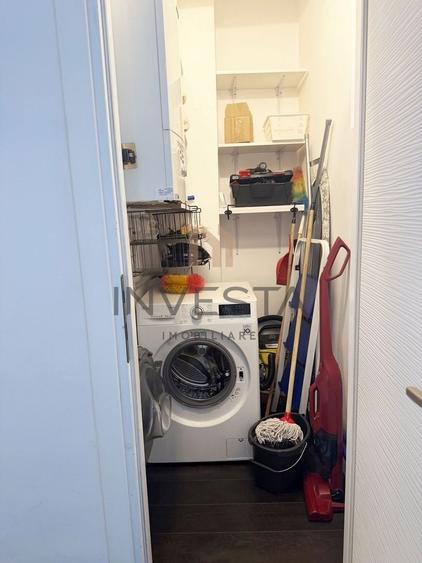 Apartament cu 3 camere semidecomandat, mobilat în Central
