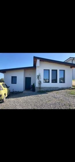 Casă cu 4 camere în Dezmir