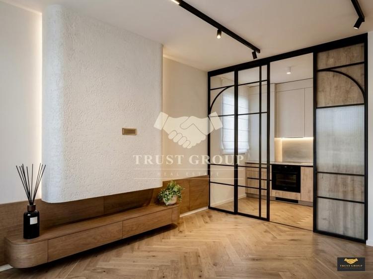 Apartament cu 3 camere decomandat, mobilat în P-ța Unirii