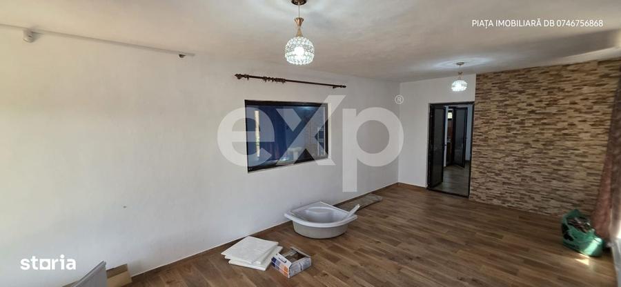Casă cu 4 camere în Răzvad