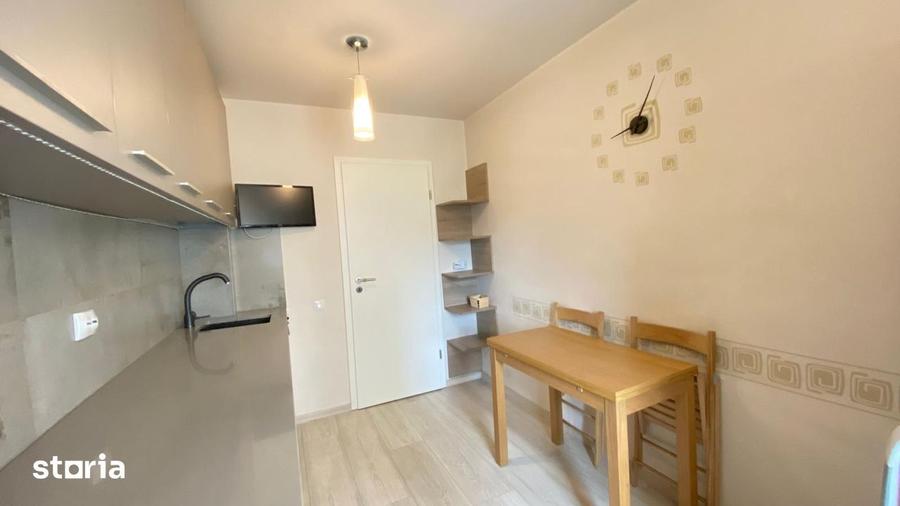 Apartament cu 4 camere decomandat în Astra