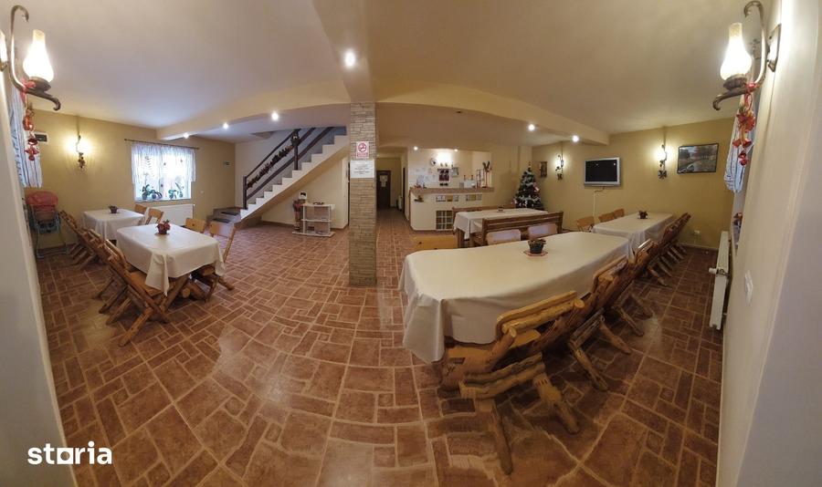 Casă cu 10 camere cu Teren 1292 Mp în Moieciu
