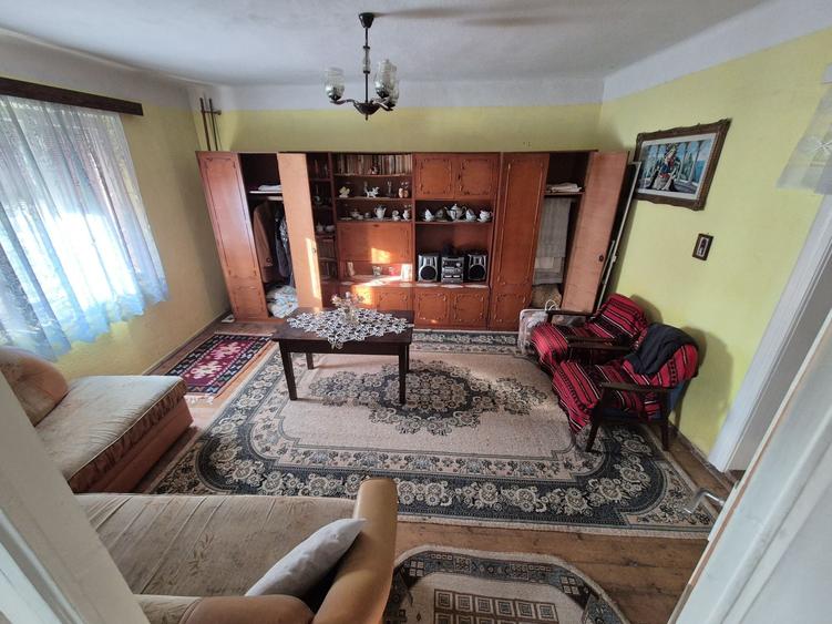 Casă cu 3 camere în Lechința