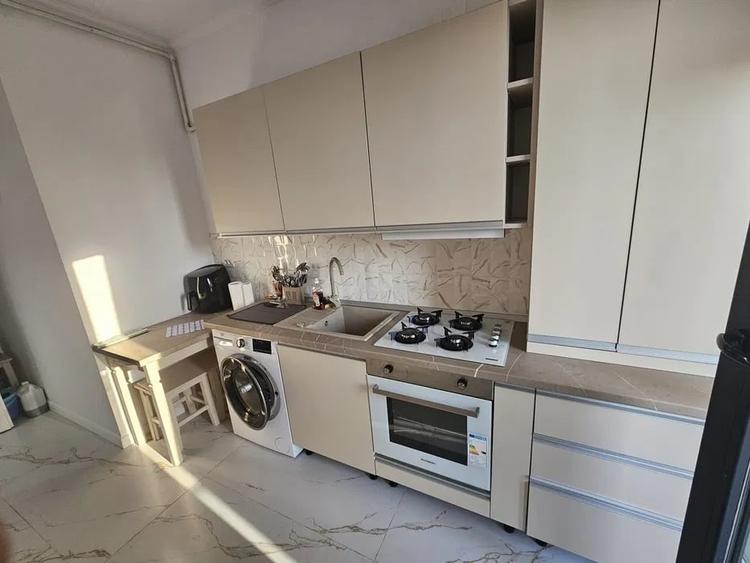 Apartament cu 2 camere decomandat, mobilat în Far
