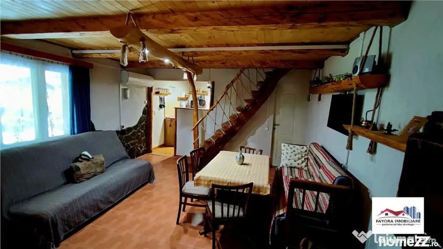 Casă cu 5 camere cu Teren 500 Mp în Lunca