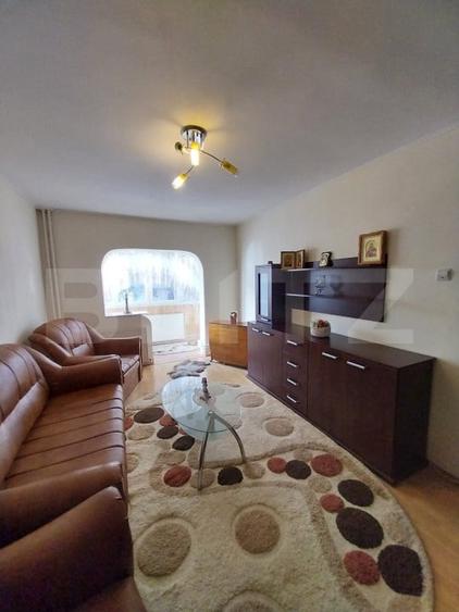 Apartament cu 3 camere decomandat, mobilat în Burdujeni