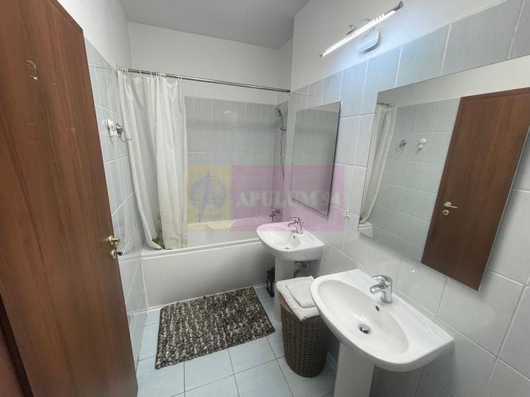 Apartament cu 3 camere decomandat, mobilat în Titan