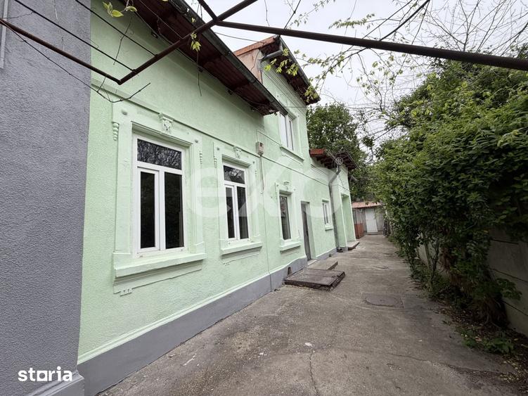 Casă cu 6 camere cu Teren 306 Mp în Grozăvești