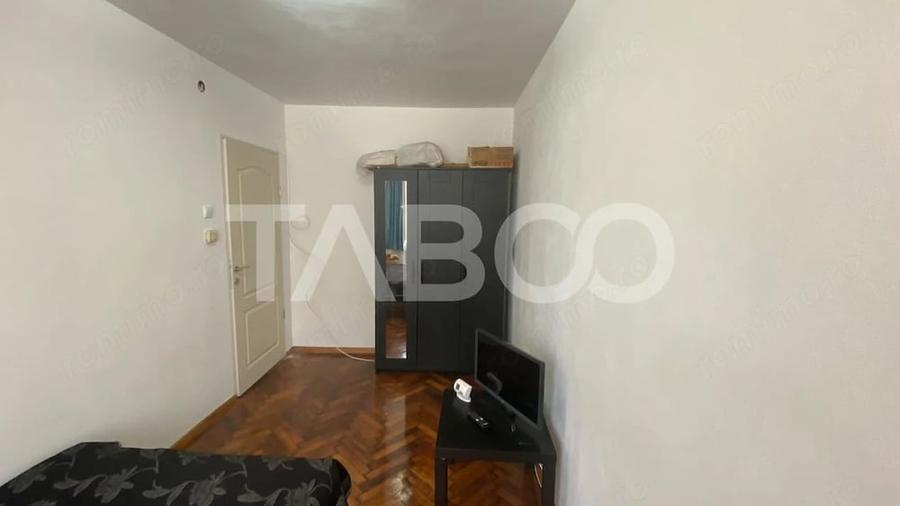 Apartament cu 3 camere semidecomandat în Terezian