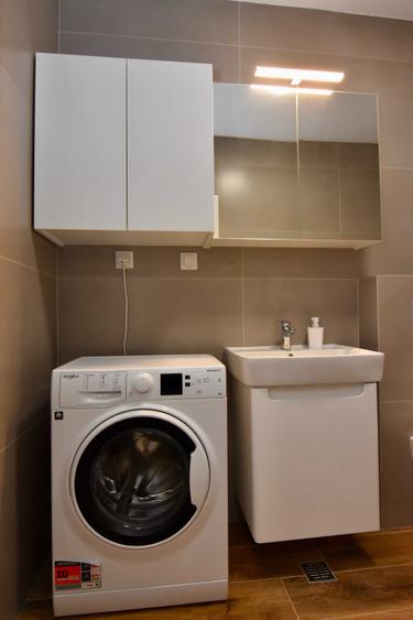 Apartament cu 2 camere decomandat, mobilat în Central