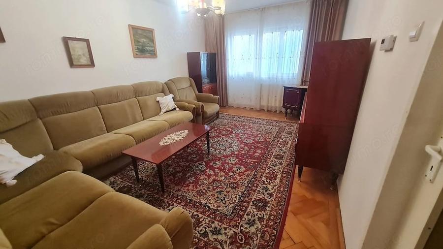 Apartament 3 camere zona Strand - 1