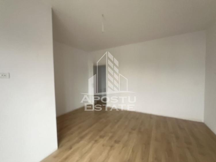 Duplex cu 4 camere cu Canalizare în Covaci