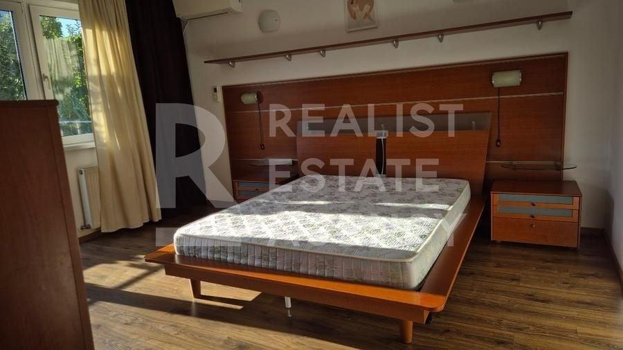 Duplex cu 5 camere cu Canalizare în Central