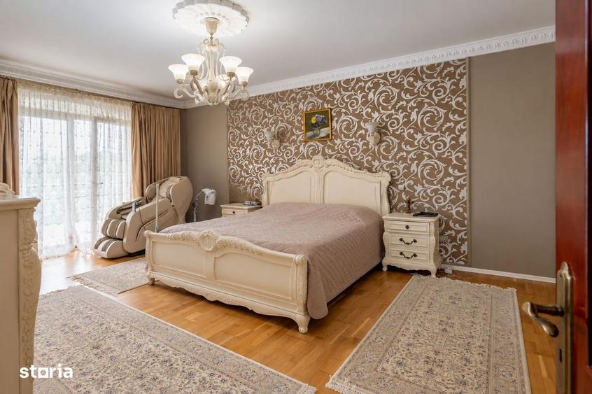 Casă cu 4 camere cu Teren 750 Mp în Central