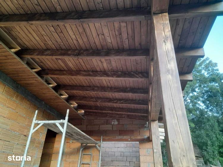 Casă cu 4 camere decomandat cu Teren 1513 Mp în Acățari