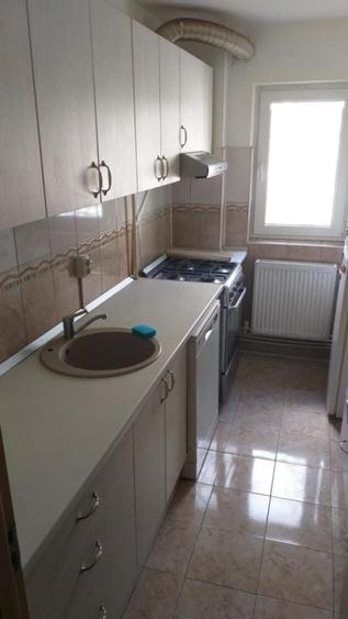 Apartament cu 3 camere semidecomandat în Bicaz